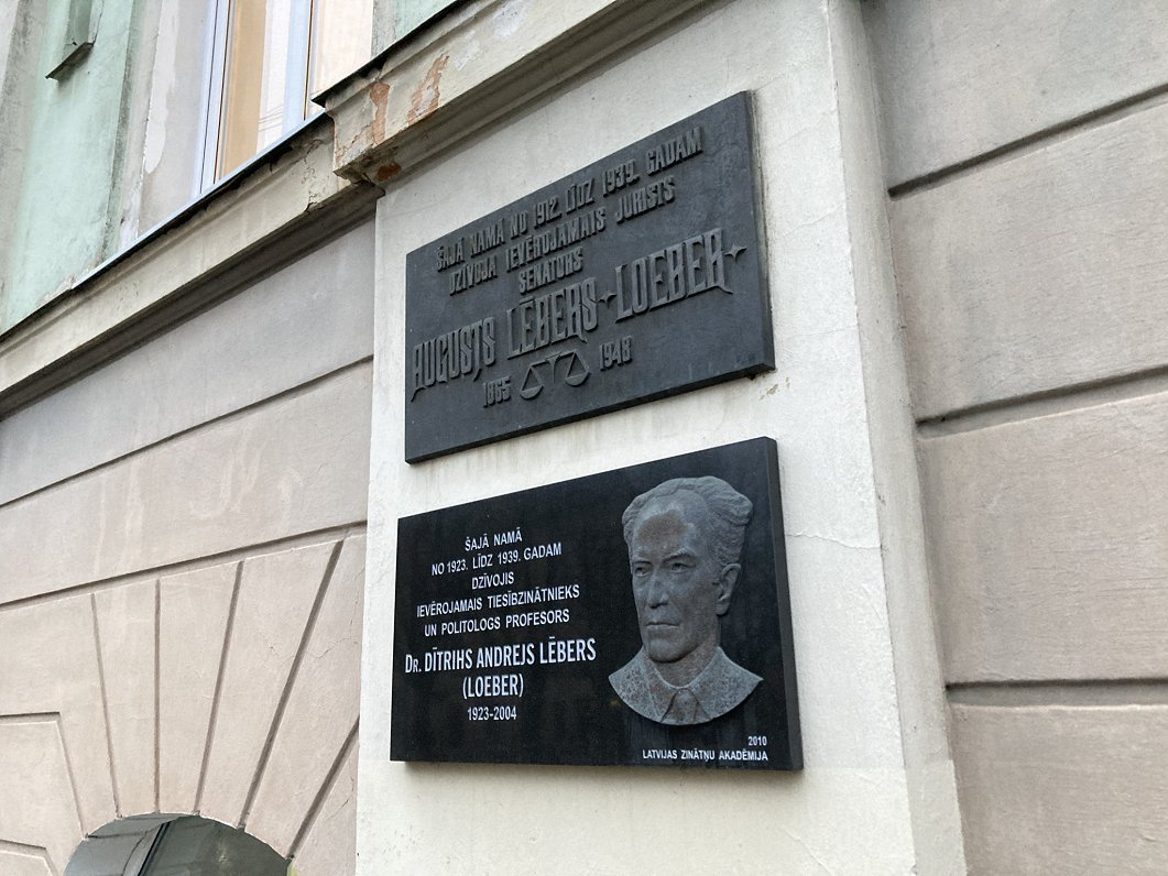 Dietrich André Loeber memorial plaque in Rīga