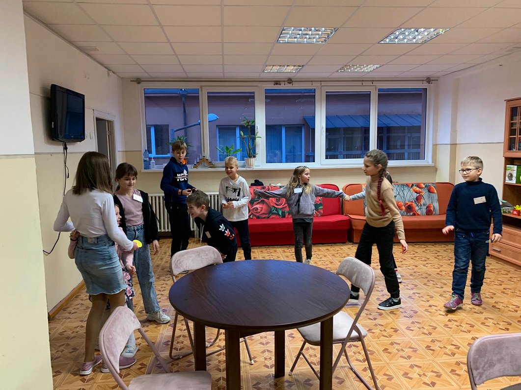 В Даугавпилсе провели «Дни языка на зимних каникулах» для детей украинских беженцев