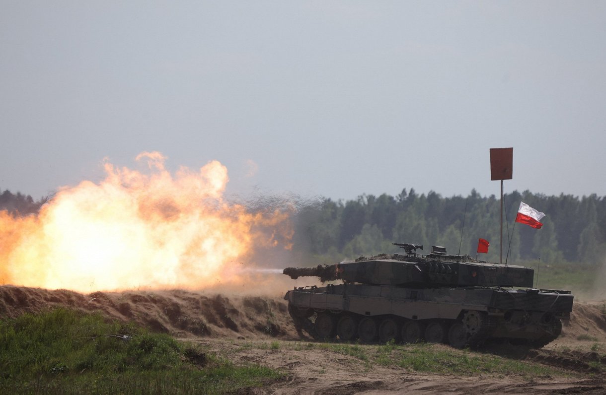 Polijas armijas tanki &quot;Leopard&quot; piedalās NATO mācībās