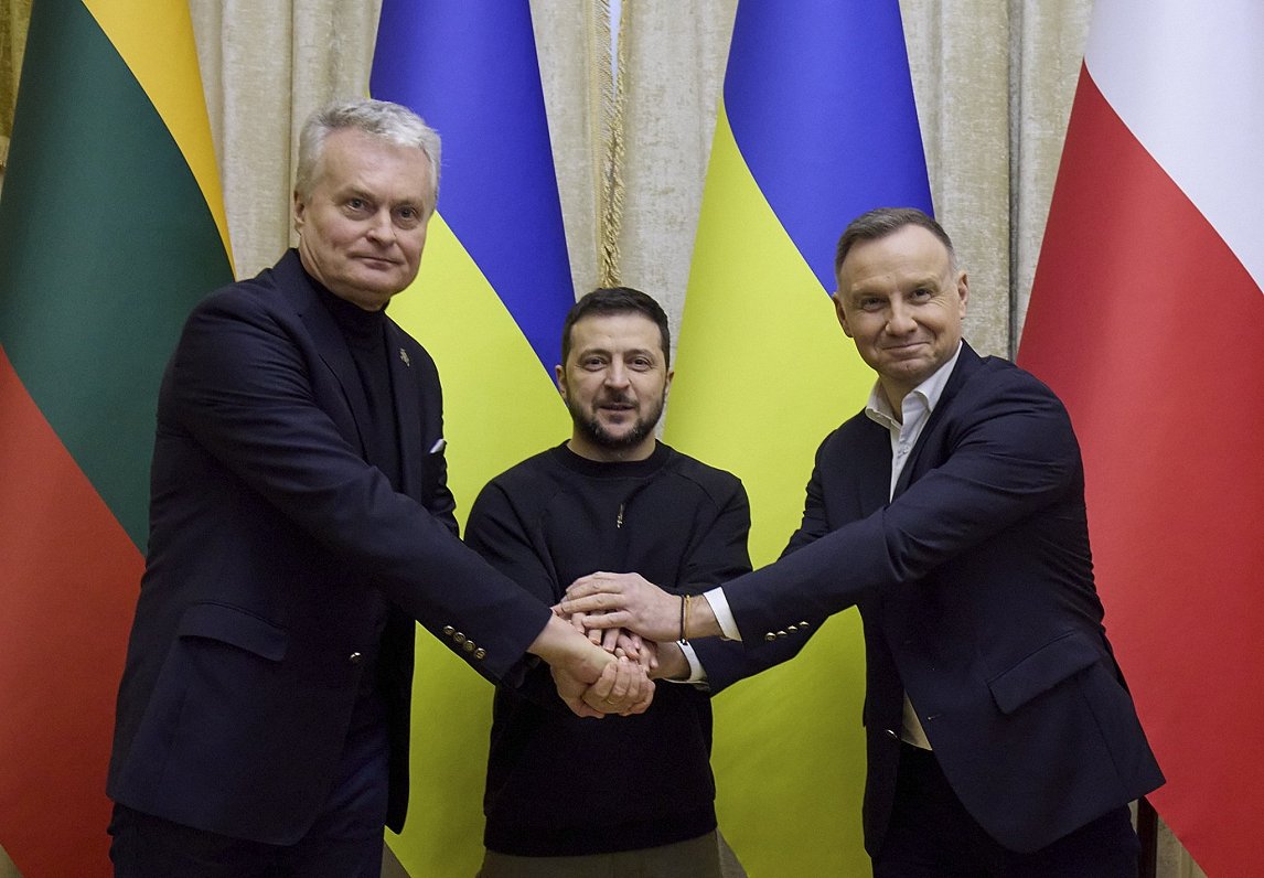 Lietuvas, Ukrainas un Polijas prezidenti tikšanās laikā Ļvivā