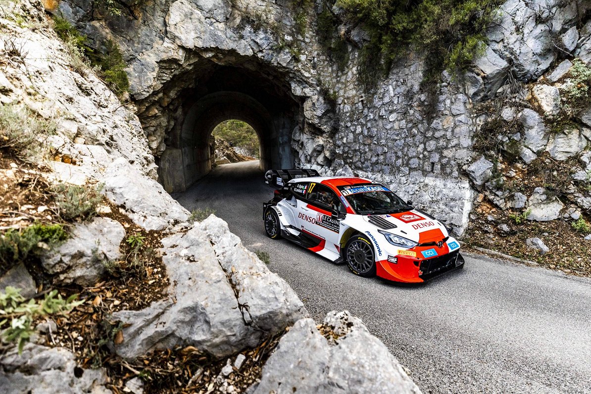 Sebastjena Ožjē ekipāža 2023. gada WRC Montekarlo posmā.