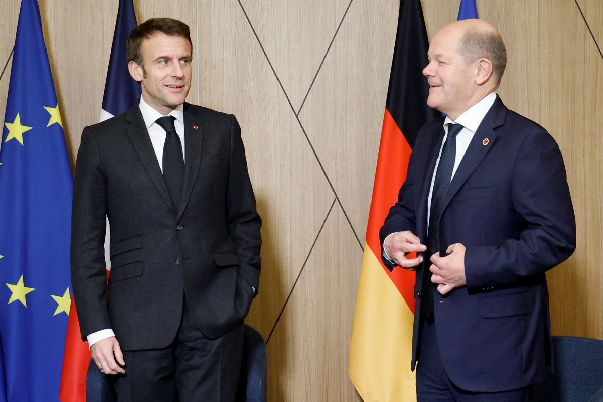 Francijas prezidents Emanuels Makrons un Vācijas kanclers Olafs Šolcs