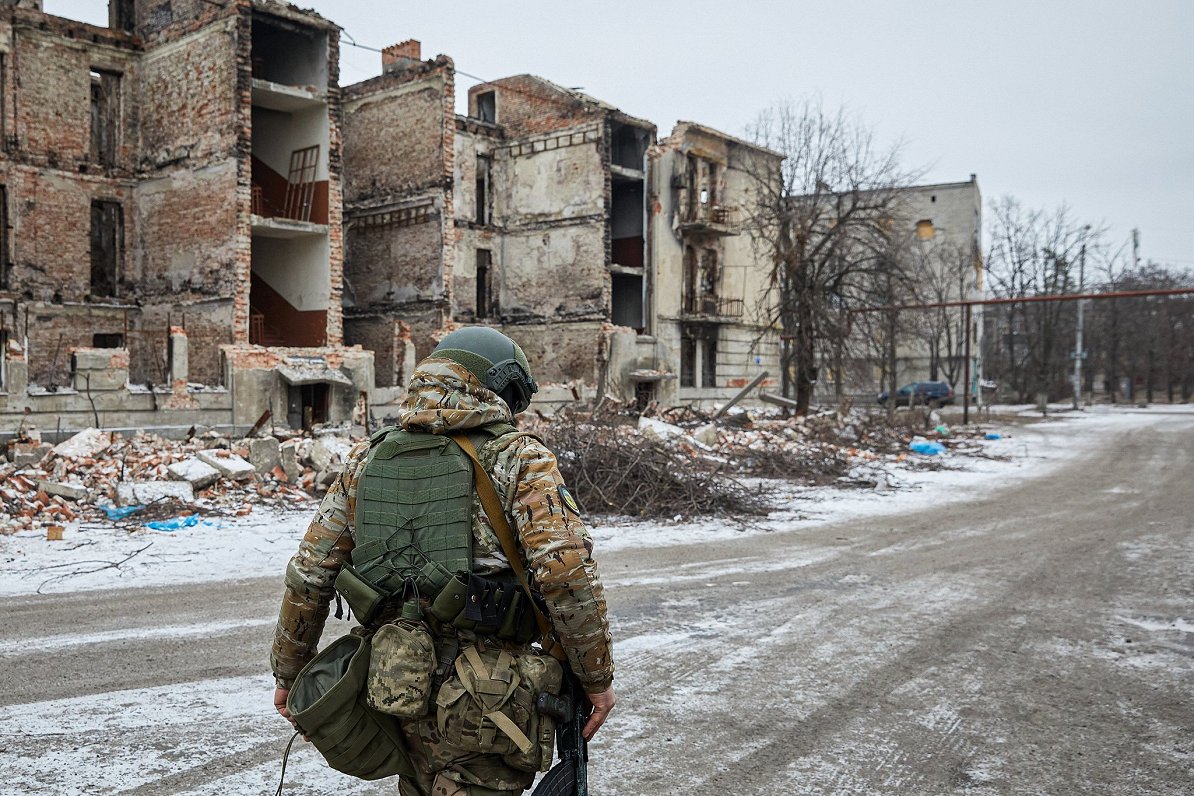 Ukrainas armijas karavīrs Donbasa reģionā