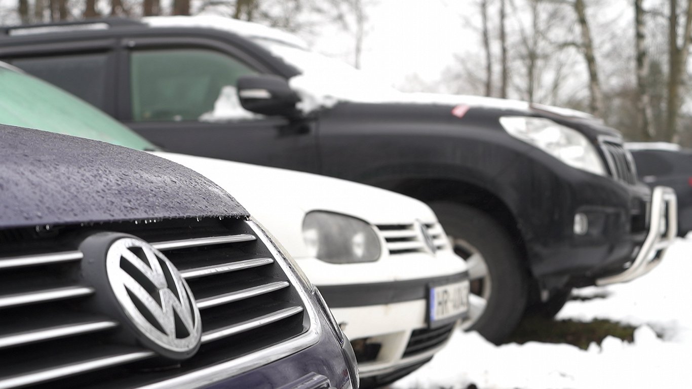 Par braukšanu dzērumā policija nedēļā konfiscē 30 automašīnas Latvijā / Raksts