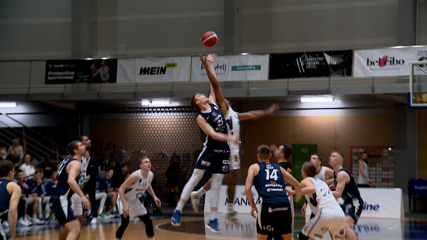 «Liepāja» slår «Valmiera Glass/ViA» basketballspillere i den første semifinalen i Latvian Cup / Artikkel