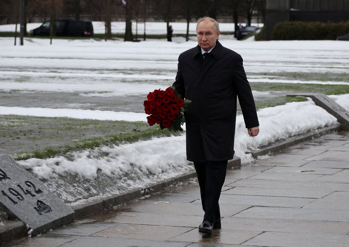 Krievijas prezidents Vladimirs Putins piedalās piemiņas pasākumā, godinot 80. gadadienu kopš Ļeņingr...