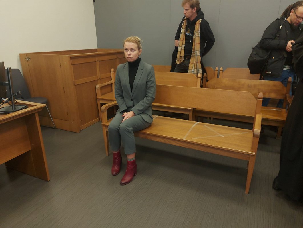 Glorijas Grevcovas tiesas sēde