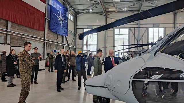 NBS apgūst iemaņas ar jaunajiem lidaparātiem; prezidents uzsver pienesumu Gaisa spēkiem