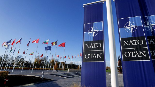 Saeima: NATO ir jāuzaicina Ukraina dalībai aliansē