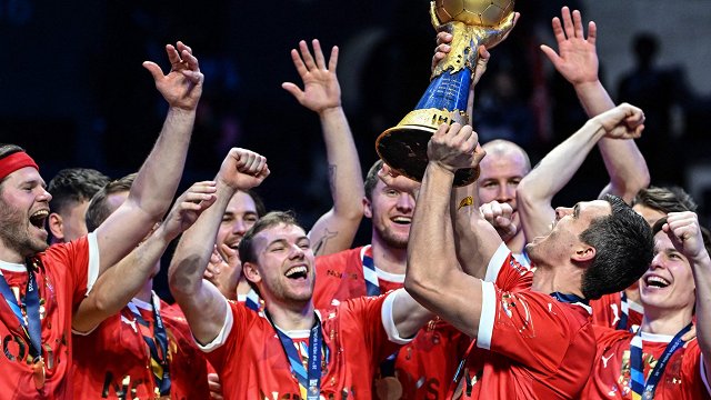 Dānijas handbolisti pirmie uzvar trešajā pasaules čempionātā pēc kārtas