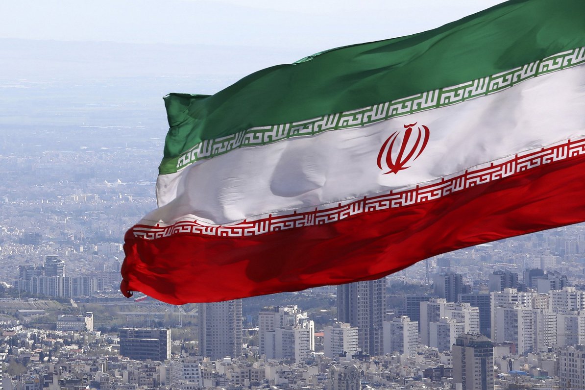 Irānas karogs. Attēls ilustratīvs