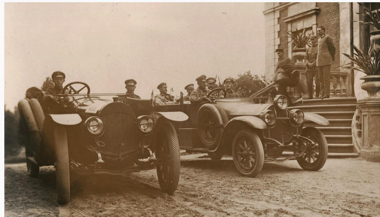 Vācu armijas ģenerālmajors fon Millers un armijas vieglās automašīnas Pirmā pasaules kara laikā Bebr...