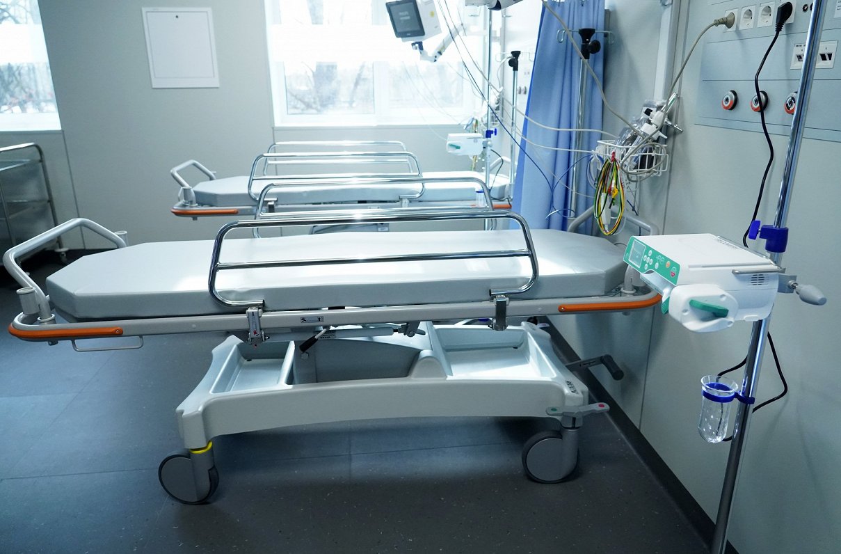 Traumatoloģijas un ortopēdijas slimnīcas jaunās telpas renovētajā operāciju blokā.