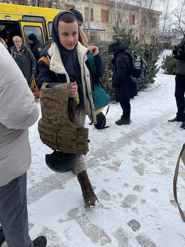 Ukrainas iedzīvotāji pamet frontes karstos punktus