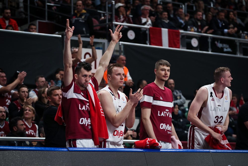 Latvijas izlases basketbolisti spēlē Turcijā
