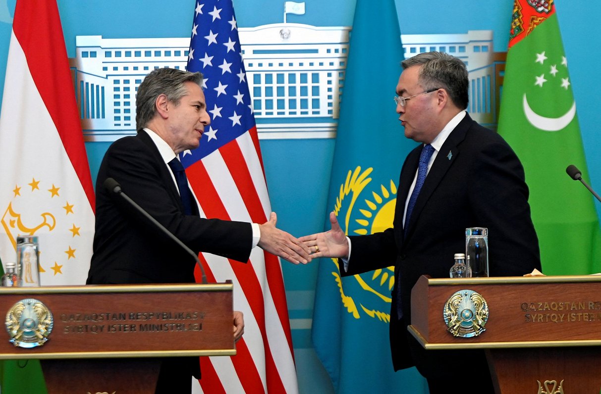 ASV valsts sekretārs Entonijs Blinkens un Kazahstānas ārlietu ministrs Muhtars Tleuberdi Astanā, 28....