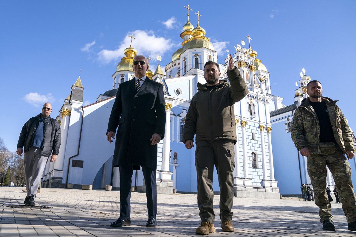 Президент США Джо Байден и президент Украины Владимир Зеленский в центре Киева. 20.02.2023