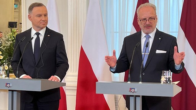 Latvijas un Polijas prezidenti apsprieduši abu valstu drošības stiprināšanu un palīdzību Ukrainai