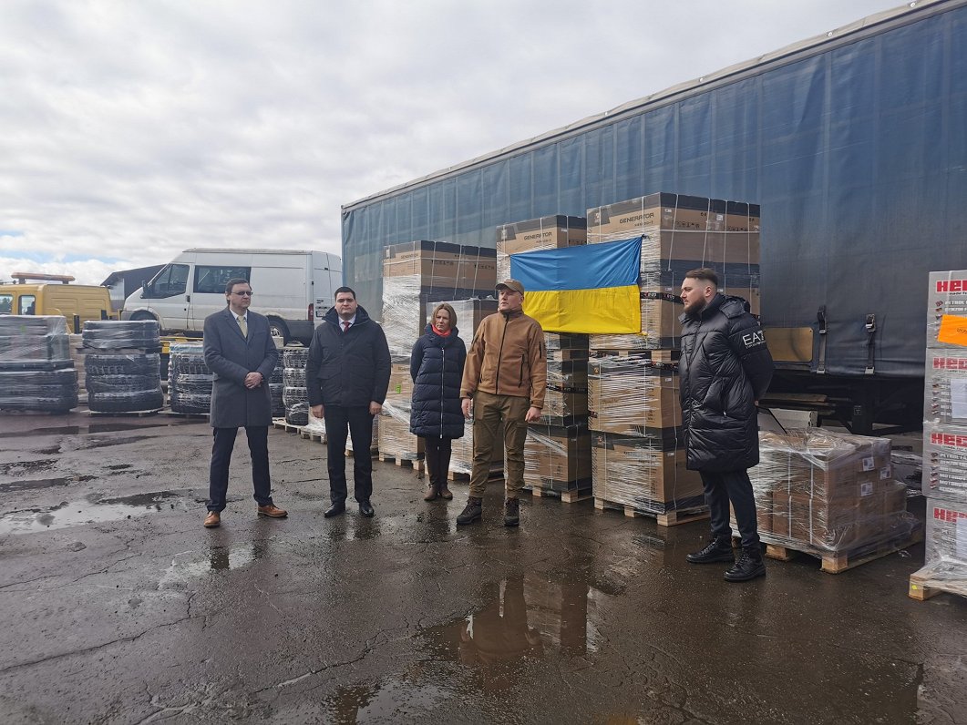 Palīdzības kravas sūtījums uz Ļvivu no Rumbulas Industriālajā parka