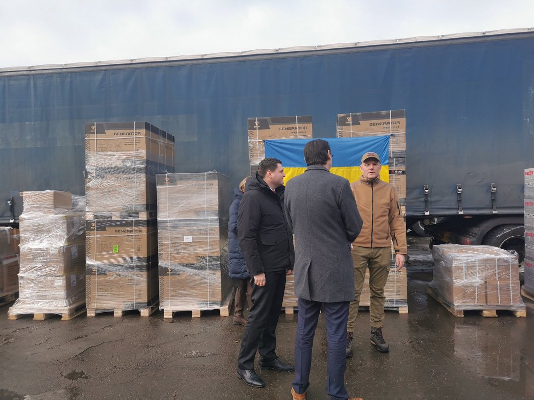 Palīdzības kravas sūtījums uz Ļvivu no Rumbulas Industriālajā parka