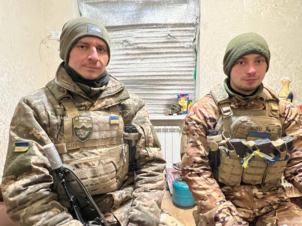 Ukrainas armijas karavīri, brālēni ar segvārdiem &quot;Dvīnis&quot; (no kreisās) un &quot;Diseldorfs...