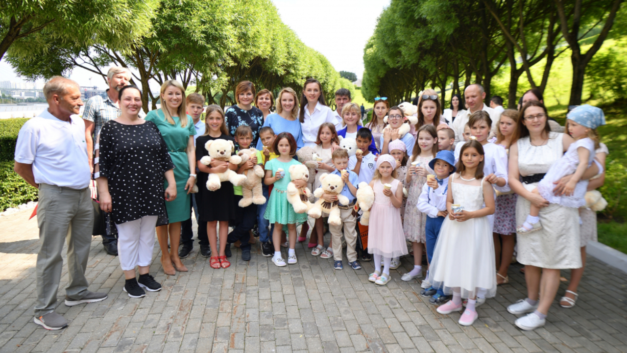 Donbasa bērnu naturalizācijas ceremonijā Maskavā, 2022. gada jūlijā.