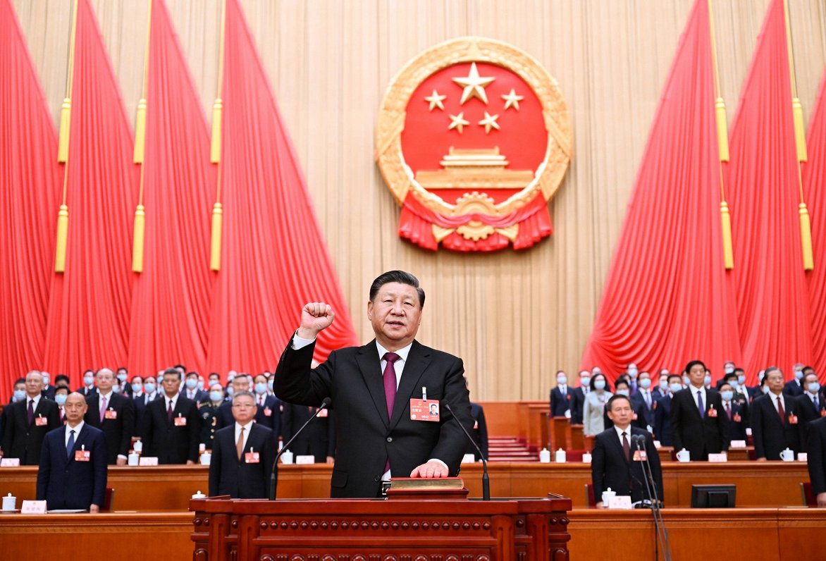 Ķīnas prezidents Sji Dzjiņpins devis zvērestu, uzsākot trešo termiņu Ķīnas prezidenta amatā