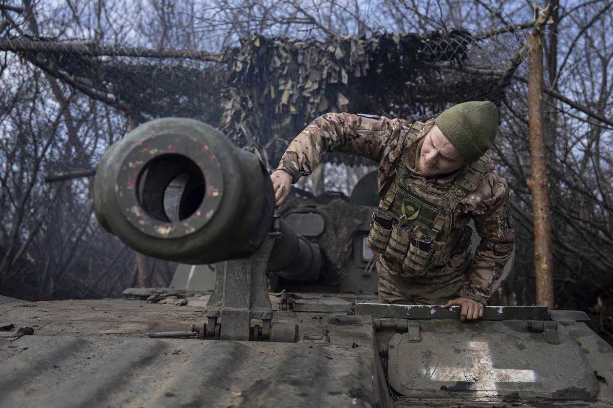 Ukrainas karavīrs netālu no Bahmutas (10.03.2023.)