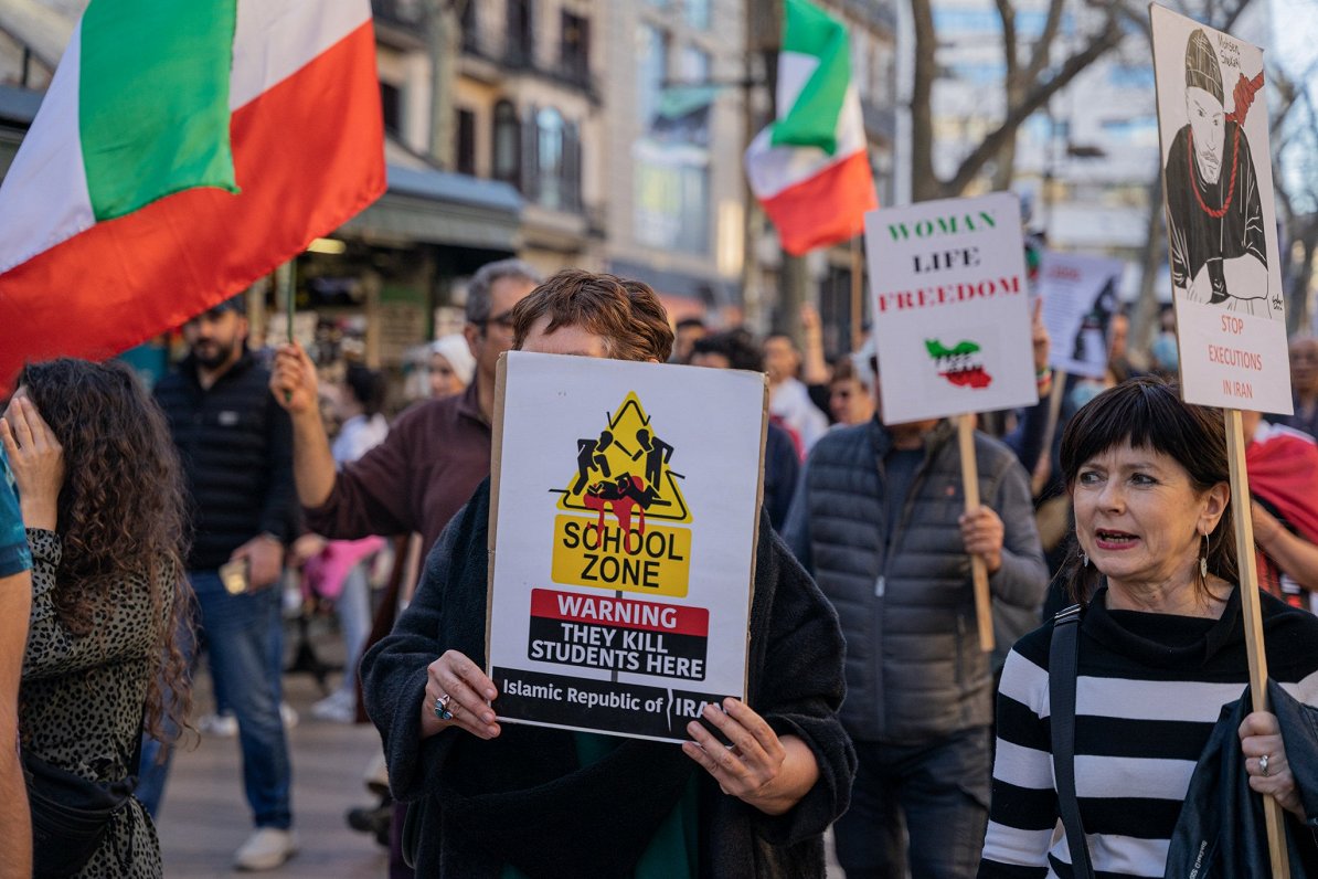 Protests Irānas sieviešu atbalstam Barselonā, Spānijā (11.03.2023.)