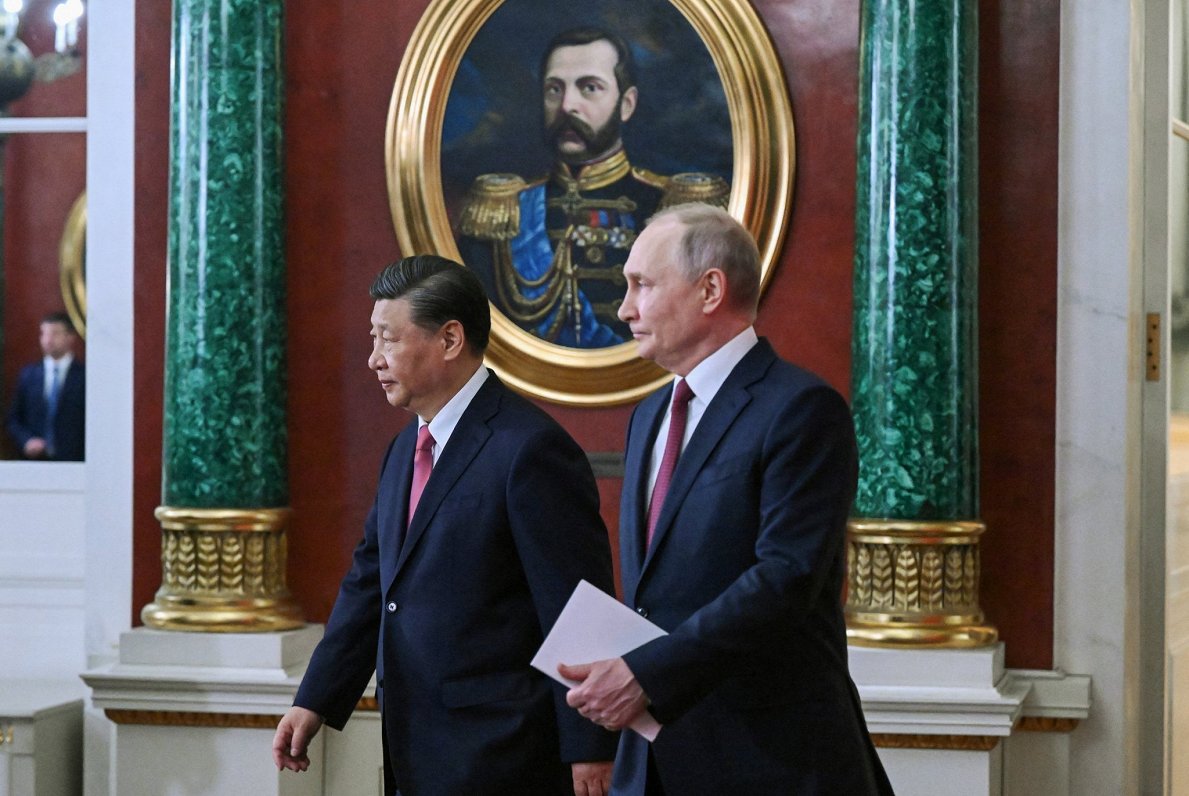 Ķīnas prezidents Sji Dzjiņpins un Krievijas līderis Vladimirs Putins tikšanās laikā Maskavā