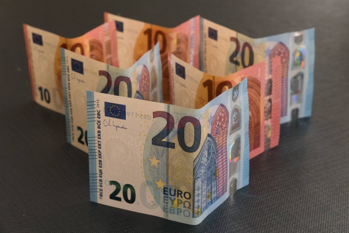 Eiro banknotes