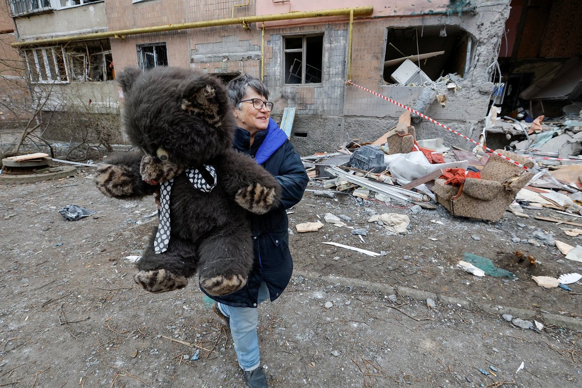 Эвакуация плюшевого медведя. Украина, оккупированный Донецк. 28.03.2023