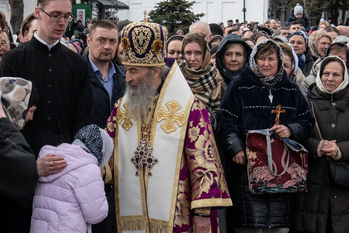 Maskavas patriarhātam lojālās Ukrainas pareizticīgās baznīcas galva metropolīts Onufrijs vada dievka...