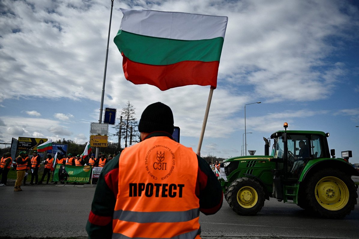 Bulgārijas zemnieki protestē pret lētās Ukrainas lauksaimniecības produkcijas ieplūšanu Eiropas tirg...