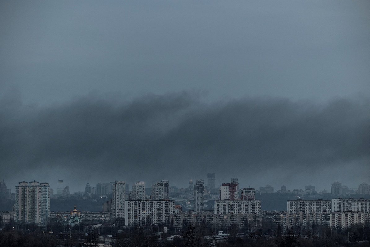 Дым после ракетного удара. Украина, Киев. 09.03.2023