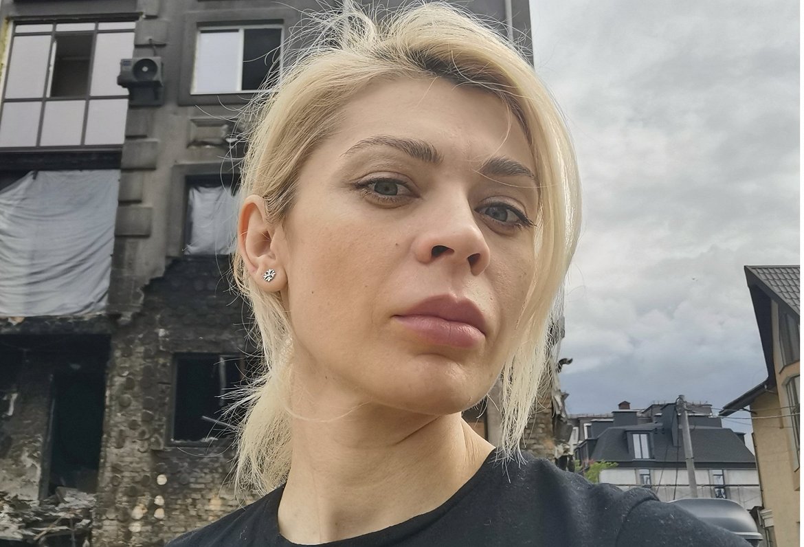 Lara Graldina kara postu pārdzīvojušajā Bučā Ukrain
