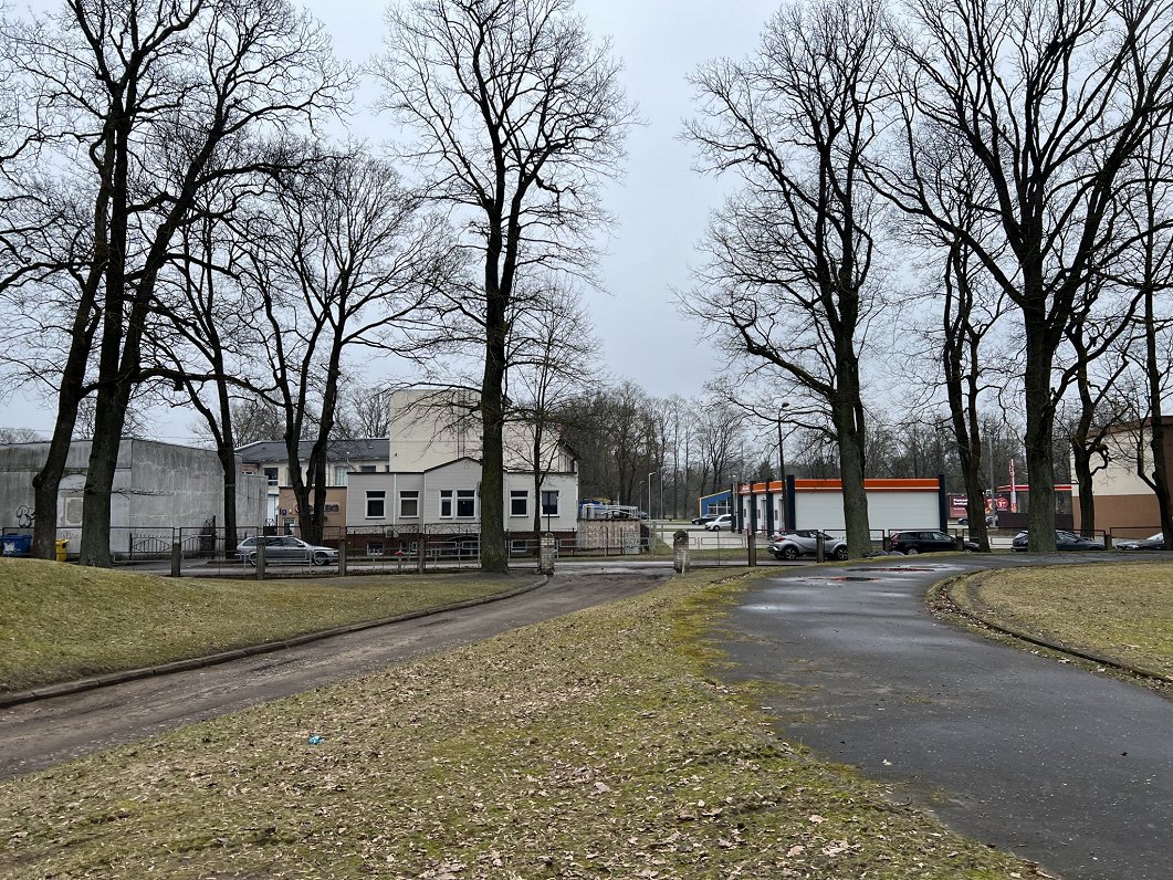 Rīgas 41. vidusskolas (Dzirciems) teritorija
