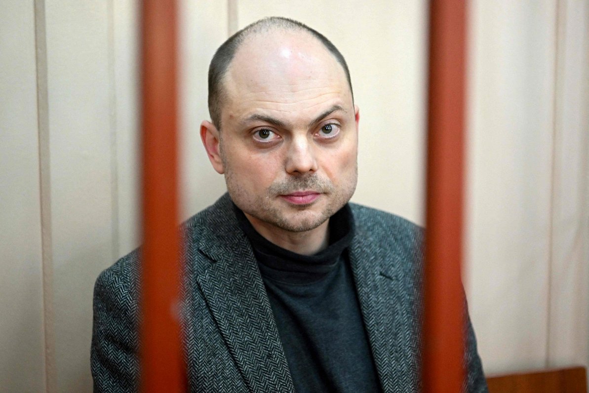 Krievijas opozīcijas aktīvists Vladimirs Kara-Murza tiesas zālē, 2022. gada oktobrī