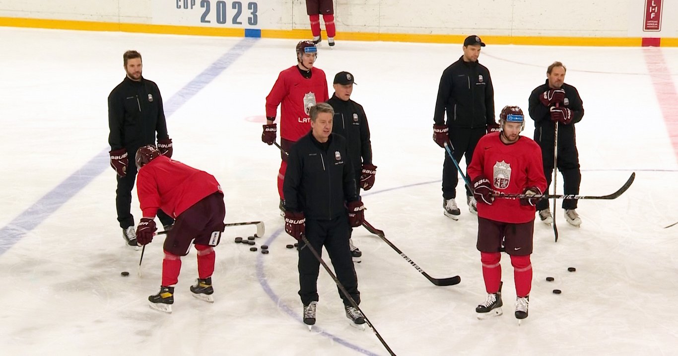 Hockeylandslaget starter tredje treningsuke med individuelle øvelser og taktiske spørsmål / Artikkel