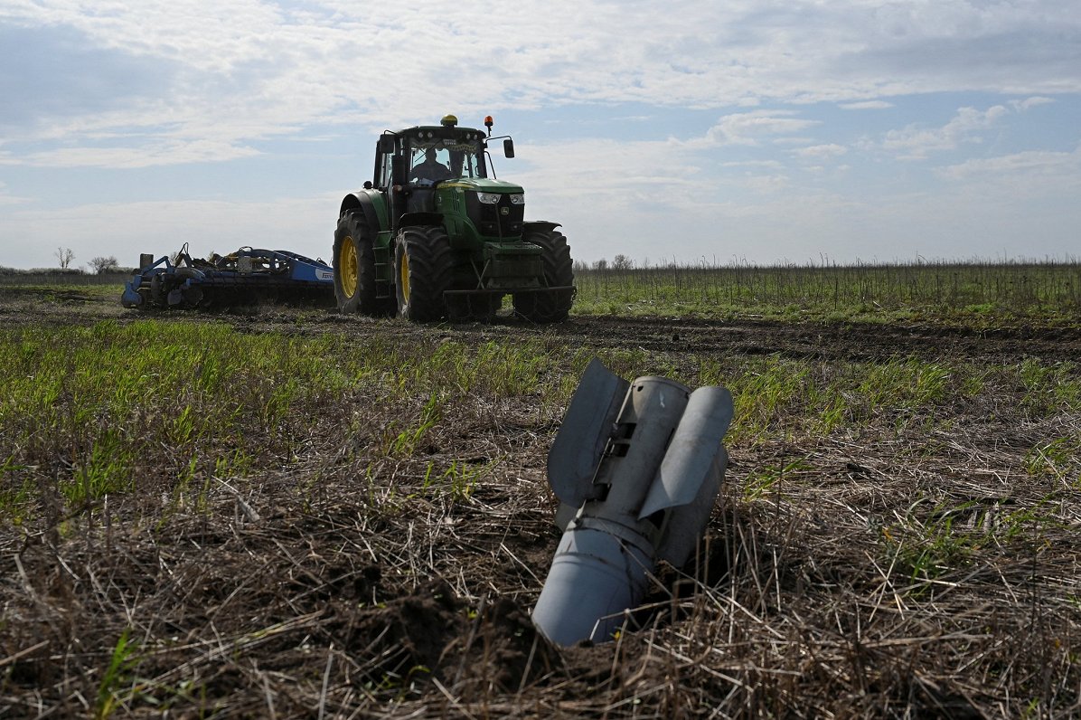 Zaporižjas apgabalā ukraiņu lauksaimnieki sākuši sējas darbus, neraugoties uz karadarbības sekām