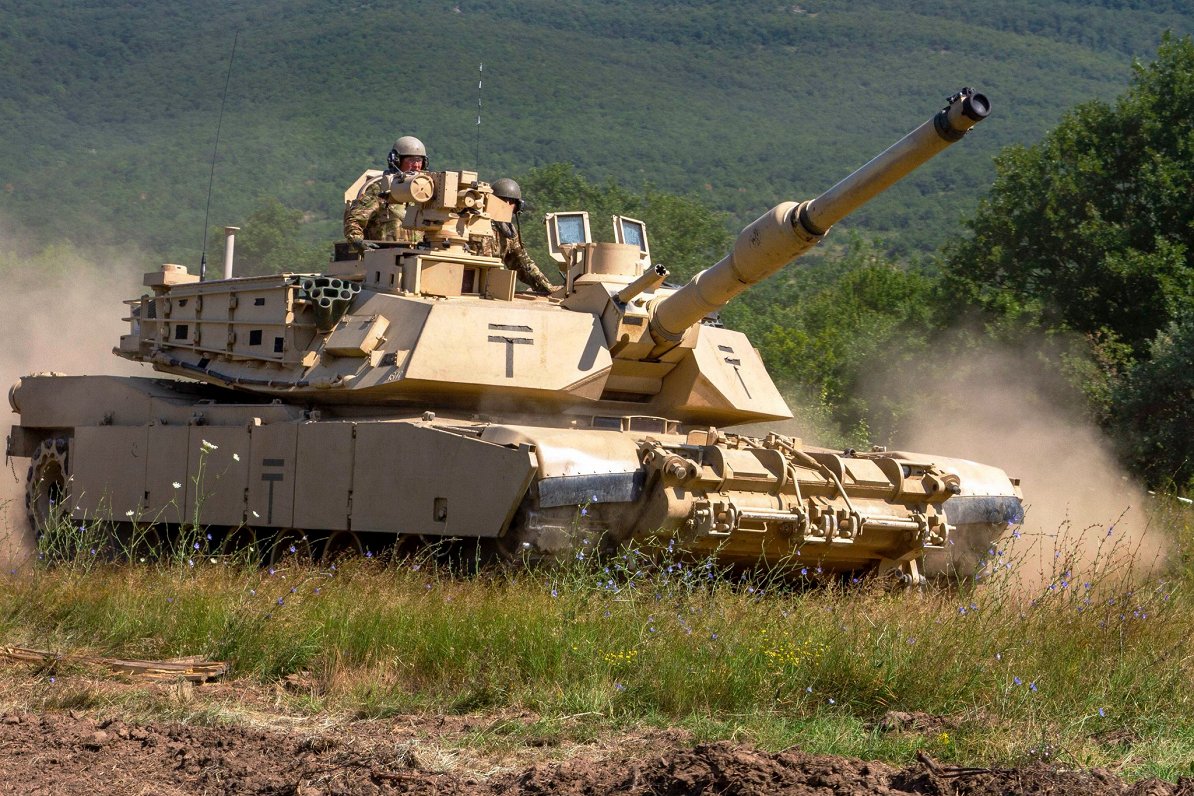 Американский танк Abrams на учениях летом 2019 года.  Иллюстративное фото