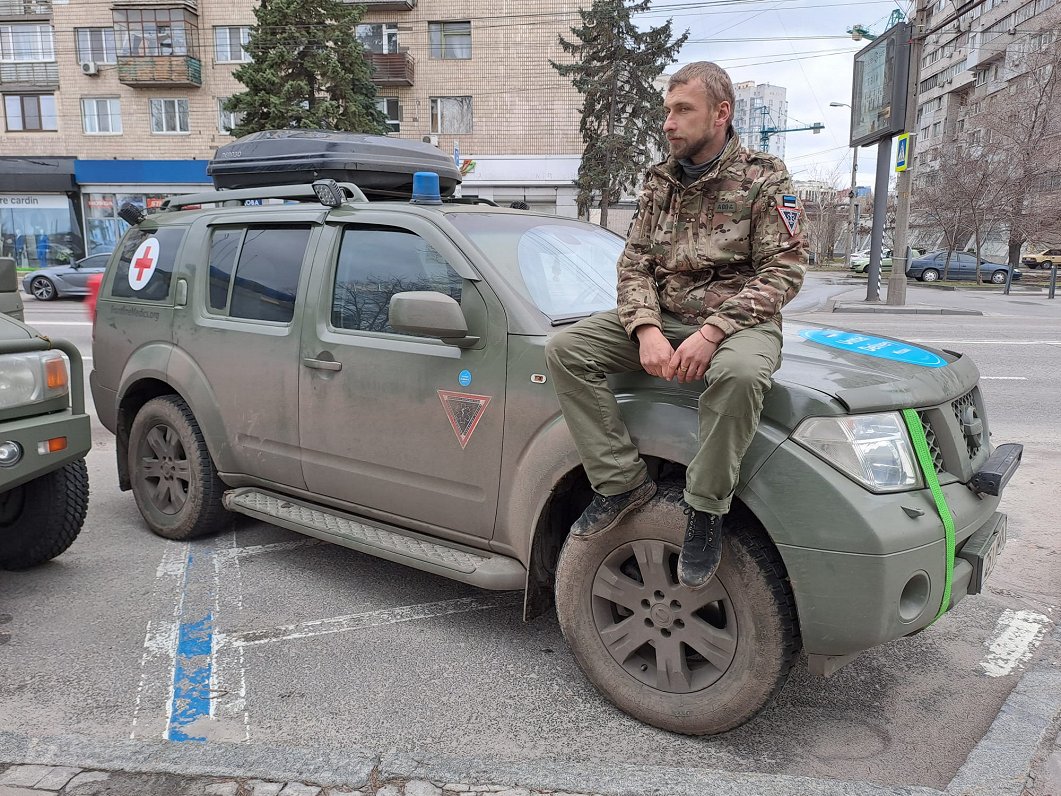 Igauņu brīvprātīgais mediķis Erko Laidinens Ukrainas frontē