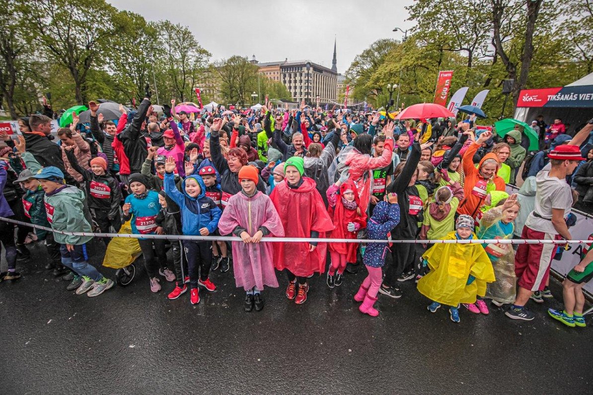 Bērnu skrējiena dalībnieki Rīgas maratonā
