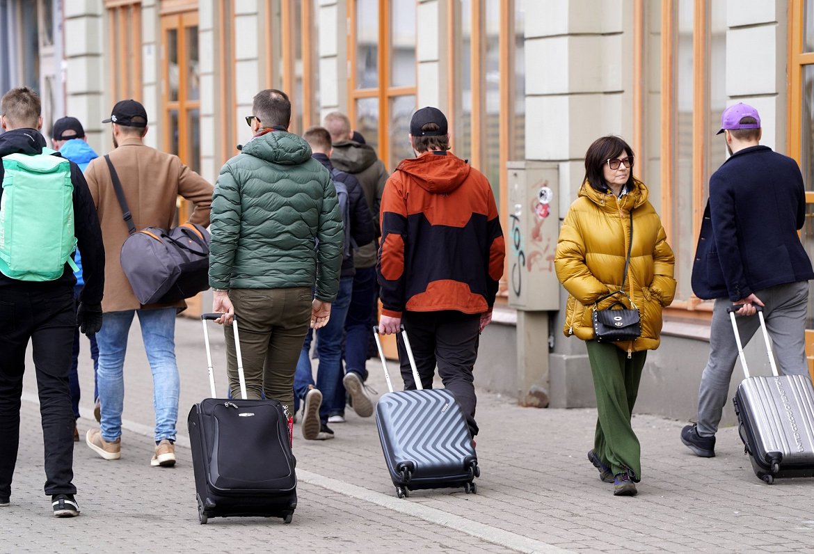 Jūlijā turpināja palielināties tūristu skaits, kas apmeklē Latviju / raksts