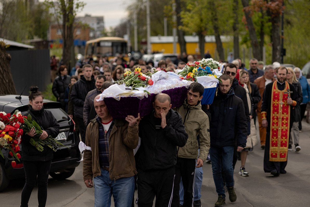 Похороны двоих погибших при ракетном обстреле Умани детей. Черкасская область, 30.04.2023.