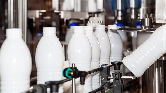 Nesludinās ārkārtējo situāciju piena nozarē; plāno atbalstu piensaimnieku darba pārstrukturizācijai