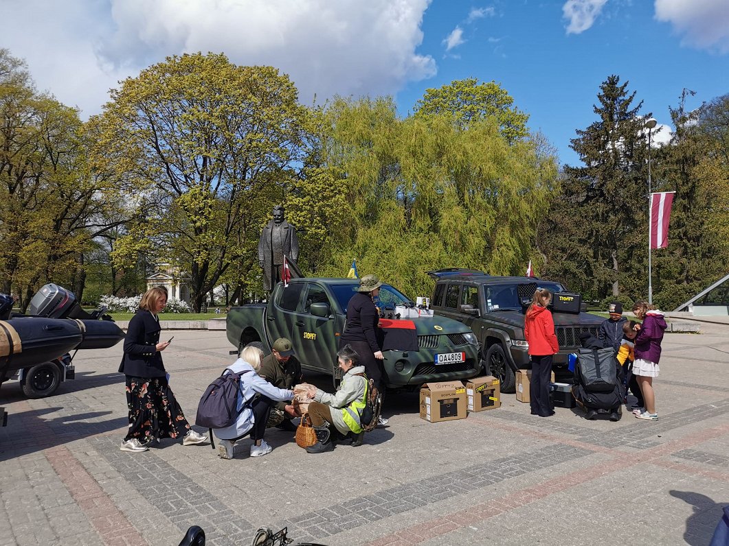No Latvijas uz Kijivu pavada kārtējo humāno konvoju