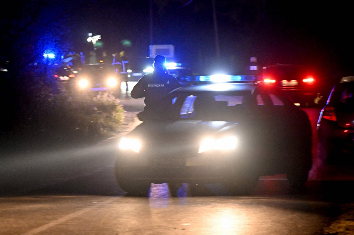 Serbijas policija apšaudes vietā pie Mladenovacas pilsētas