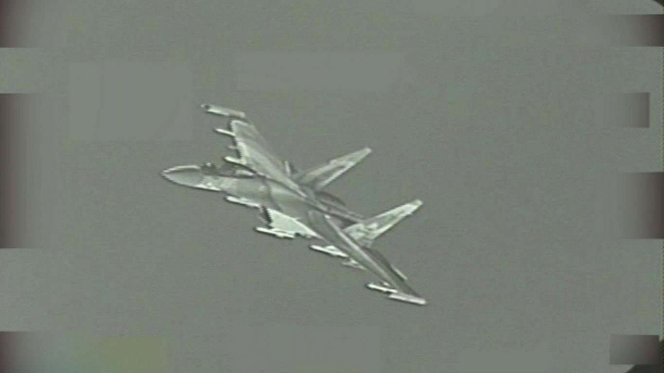 Су-35 ВКС РФ на записи системы наведения истребителя ВВС США.  Над Сирией, 18.04.2023.