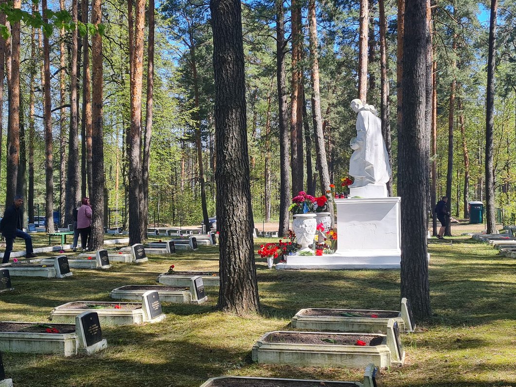 Братское кладбище в Даугавпилсе.